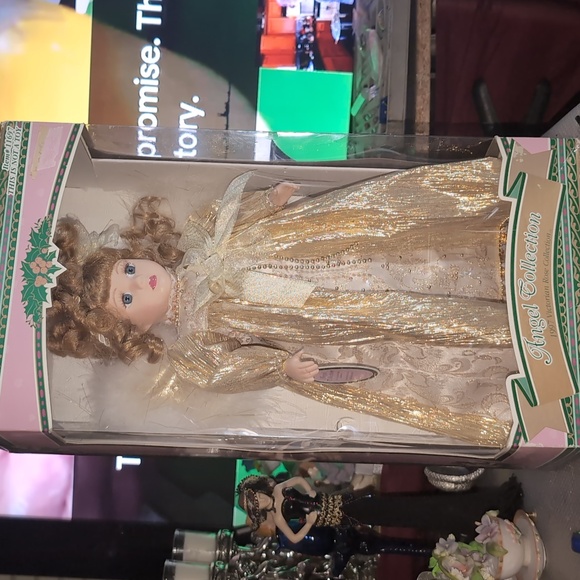 AVAILABLE -VTG Angel Collection 1997 Victorian Rose Collection by Melissa Jane. - Picture 1 of 7